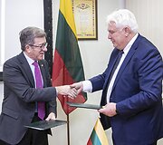 Parodos atidarymo akimirka
