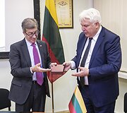 Parodos atidarymo akimirka