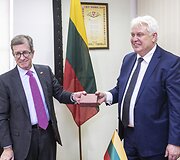 Parodos atidarymo akimirka