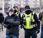 Vilniuje &ndash; protestas prie&scaron; veido kaukes