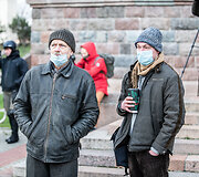 Vilniuje &ndash; protestas prie&scaron; veido kaukes