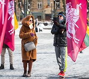 Dar vienas vyras, kuris nedėvėjo kaukės, parei&scaron;kė: &bdquo;Esu čia, nes čia gyvenu. Čia mano aik&scaron;tė.&ldquo;