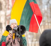 &bdquo;Noriu tikros nepriklausomybės Lietuvai &ndash; be kaukių&ldquo;, &ndash; tvirtino viena moteris.
