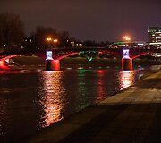 Sostinės tiltai nu&scaron;vietė trispalvės spalvomis