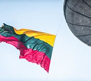 Ant televizijos bok&scaron;to pakelta trispalvė