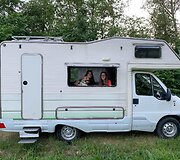 Darbą biure vilnietės Monika ir Ieva i&scaron;keitė į metų trukmės kelionę aplink Europą