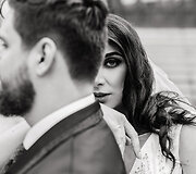 Jausminga tuoktuvių akimirka, sustabdyta fotografo Simono Skabeikio kadre
