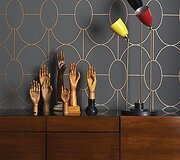 Gyvybingumo interjerui įpučia geometriniai ra&scaron;tai (i&scaron; &bdquo;Cole&Son&ldquo; kolekcijos &bdquo;Geometric II&ldquo;)
