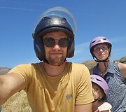 Martyno, Ievos ir jų dukters Anelės kelionė po Aziją 