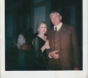 V.Tomkus ir Ursula Andres (Jameso Bondo mergina) filme &bdquo;Raudonieji varpai&ldquo;