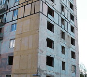Artūras Žarnovskis padėjo rekonstruoti susprogdintą mokyklą Avdijivkos miestelyje, Donecko regione