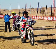 Motociklininkai pirmosios Dakaro ralio dienos fini&scaron;e