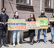 &bdquo;Fridays For Future&ldquo; judėjimas prie&scaron; neefektyvią Aplinkos ministerijos politiką