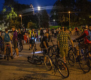 Naktinė &bdquo;kritinė masė&ldquo; kartu su &bdquo;Bike Ride Vilnius&ldquo;
