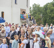 Katedros aik&scaron;tėje lenkų nacionalinis &scaron;okis - Polonezas