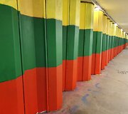 Vilniaus požeminėje perėjoje vaivoryk&scaron;tės neliko &ndash; vėl tik trispalvė