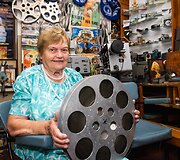 Marytė Virbickienė Raguvoje įkūrė kino muziejų