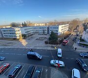 Policija užtvėrė J.Basanavičiaus progimnaciją S.Konarskio gatvėje Vilniuje
