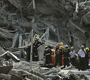 Žemės drebėjimas Bankoke / LILLIAN SUWANRUMPHA / AFP