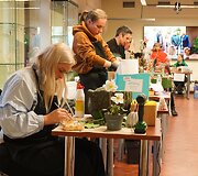 VU Botanikos sode jaunųjų floristų paroda