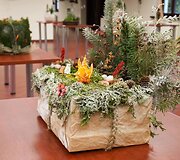 Kalėdinė dvasia gyva floristinėse kompozicijose