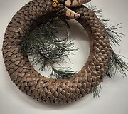 Kalėdinė dvasia gyva floristinėse kompozicijose