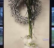 Kalėdinė dvasia gyva floristinėse kompozicijose