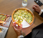 Garsus &scaron;efas įvertino Vilniuje duris atvėrusį restoraną &bdquo;Olive Kitchen&ldquo;