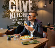 Garsus &scaron;efas įvertino Vilniuje duris atvėrusį restoraną &bdquo;Olive Kitchen&ldquo;