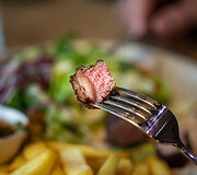 Garsus &scaron;efas įvertino Vilniuje duris atvėrusį restoraną &bdquo;Olive Kitchen&ldquo;
