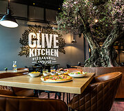 Garsus &scaron;efas įvertino Vilniuje duris atvėrusį restoraną &bdquo;Olive Kitchen&ldquo;