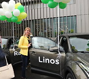 Neregėtos automobilių dalybos: &bdquo;Iki&ldquo; gimtadienio loterijos laimėtojams įteikti 8 visureigių rakteliai