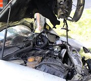 Nuo kelio nuvažiavo &bdquo;Opel Omega&ldquo; ir skaudžiai rėžėsi į medį