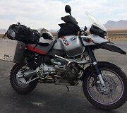Joe McMahono motociklas, kuriuo apkeliavo 10 tūkst. km po Kaukazo &scaron;alis ir atsigabeno jį į Lietuvą
