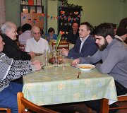 Labdaringų valgyklų lankytojams vai&scaron;es surengė labdaros fondas &bdquo;Maisto bankas&ldquo;