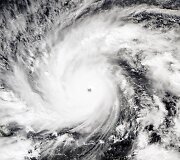 Prie Filipinų artėja galingas taifūnas Hagupitas