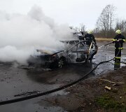 Sudegė lengvasis automobilis