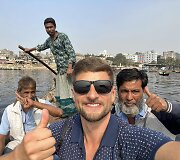 Banglade&scaron;e. &Scaron;įkart plaukė kaip turistas