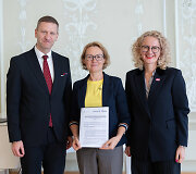 Simonas Kairys, Romualda Stragienė, Au&scaron;rinė Armonaitė