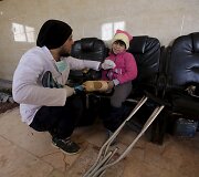 Studentai Sirijoje įrengė mobilią protezų gaminimo kliniką, kurios pagalbą pasiekia daugiau nukentėjusiųjų