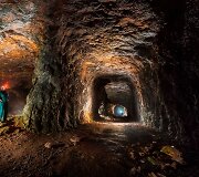 Kuneo urvuose pozuojantis fotografas Paolo Lombardi
