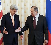 Johnas Kerry susitiko su Sergejumi Lavrovu