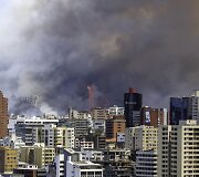 Prie Ekvadoro sostinės dega didžiuliai mi&scaron;ko plotai