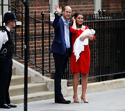 Princas Williamas ir Kembridžo hercogienė Catherine su sūnumi