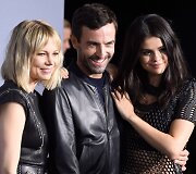Michelle Williams ir Selena Gomez su dizaineriu Nicolas Ghesquiere'u