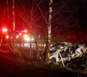 Policijos stabdomas BMW nestojo &ndash; nulėkė nuo kelio ir trenkėsi į medį: žuvo jaunas vairuotojas