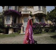 Eleonora Sebrova vaizdo klipe &bdquo;I Follow You&ldquo;