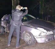 &Scaron;alia Pagėgių į medį trenkėsi BMW