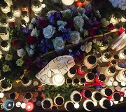Minia vilniečių atėjo pagerbti Paryžiaus teroro atakų aukų