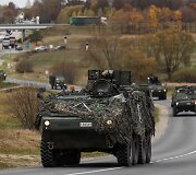 Lietuvos ir sąjungininkų kariai nuo pat ryto intensyviai tęsia judėjimą į Gen. Silvestro Žukausko poligoną Pabradėje.